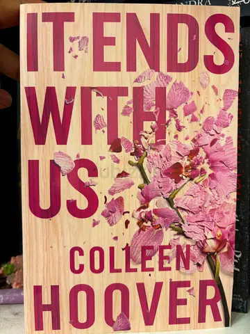 It end's With Us by Colleen Hoover (paperback)
