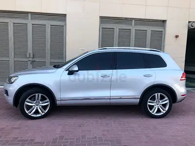 Super low mileage 148.000 km . Full options. Original paint !