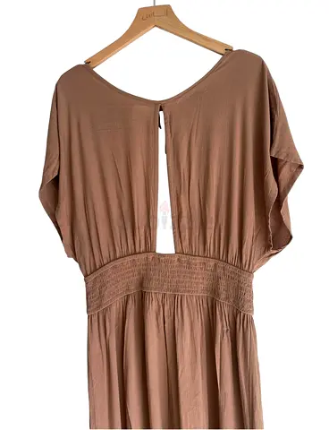ASOS Sand Brown - Lightweight Midi Dress with Open Back
Size : EU 42 / US 10
Excellent condition
