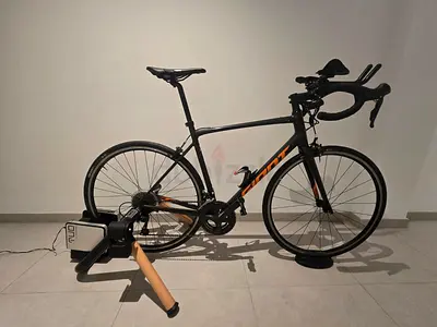 Giant Contend 1 Shimano Sora Road Bike + Elite Qubo Smart Turbo Trainer – Zwift Compatible