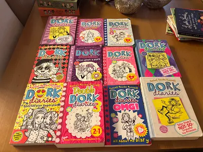 Lot of 11 Dork Diaries books - Rachel Renée Russell (children's series)