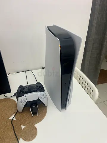 Ps5 fat disc with 2 controllers