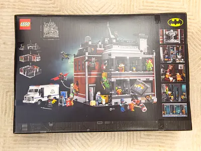 LEGO Batman Arkam Asylum 76300 Brand new (Sealed Box)