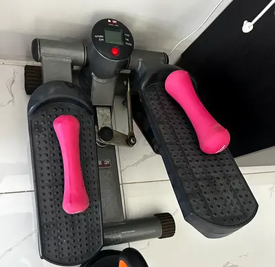 Compact Mini Stepper with dumbles