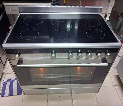 Siemens brand 5 zone Electric cooker 90by60 cm