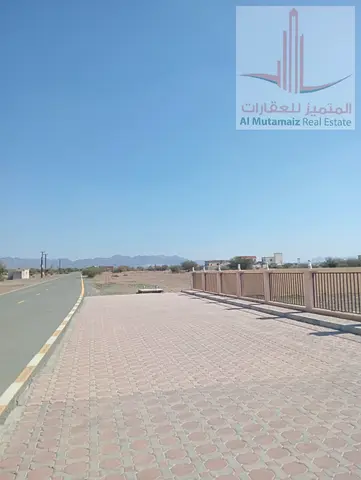 أراضي سكنية للبيع في المنامة 9 عجمان من المالك مباشرة، 3 قطع، مساحة 4833 قدم لكل قطعة، موقع ممتاز، سكني خاص، فرصة مميزة للبناء والاستثمار
