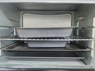 B&D oven 70 liter - used once. Excellent condition