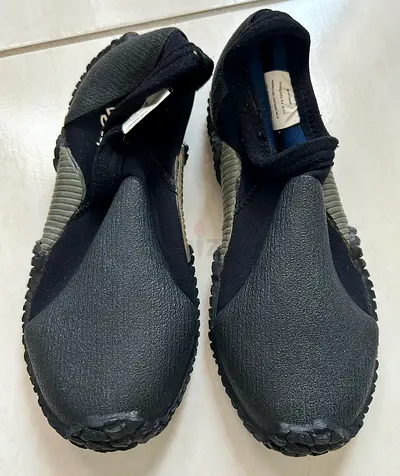Beach shoes size 36
