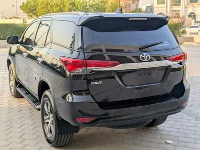 2021 Toyota FORTUNER — миниатюра 14