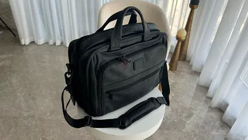 TUMI Alpha 2 Black Leather Business Briefcase Bag With Tumi Tag and Tracer