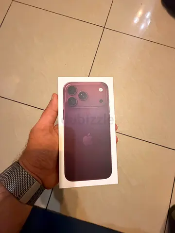 Apple iPhone 18 pro max  (sealed box) - burgundy , Unopened 256 gb tdra