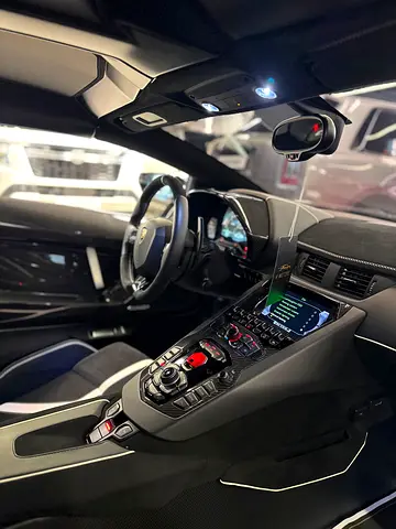 صورة مصغرة 10 لـ 2021 Lamborghini AVENTADOR