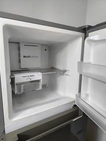 Well maintained medium size refrigerator