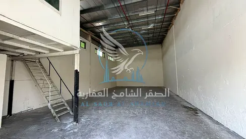 مستودع للإيجار في الصناعية 10 | 2,000 قدم مربع | على شارع رئيسي