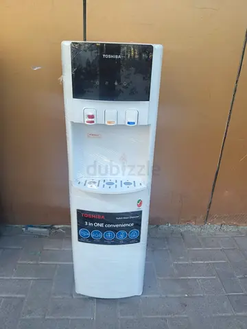 Bottom load water dispenser