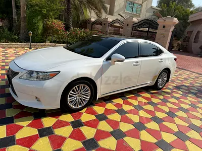 2015 Lexus ES 250 GCC Specs low millage family car