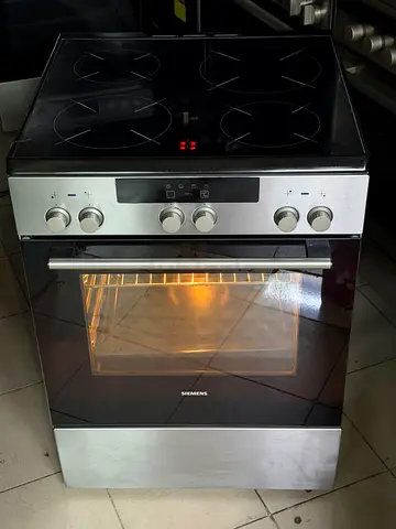 Siemens latest model electric 4 burner cooker same like new condition for sale