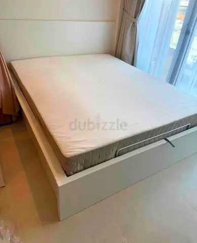 Ikea hydraulic bed with mattress 160x200