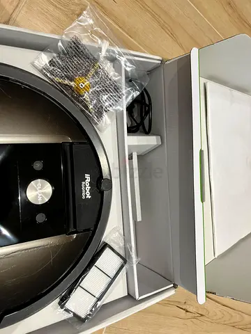 iRobot Roomba Robot Vacuum with Extra Filters - Good Condition