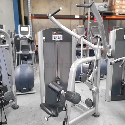 Life Fitness Signature Lat Pulldown