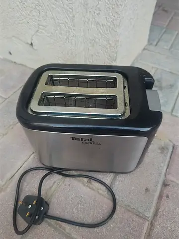 Tefal Toaster – TT9-B
Used but in good condition.
Power: 720–850W
Price: AED30