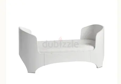 Beautiful Leander Classic Baby cot bed- canopy, mattress and bed extension included.