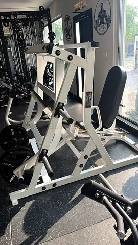 Plate-Loaded Lag  Press Machine — Good Condition