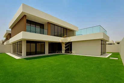 Available Viewing _4br corner_ big area (5300 sq