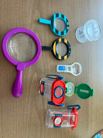 Kids Bug & Nature Exploration Kit with Magnifying Glasses and Specimen Containers