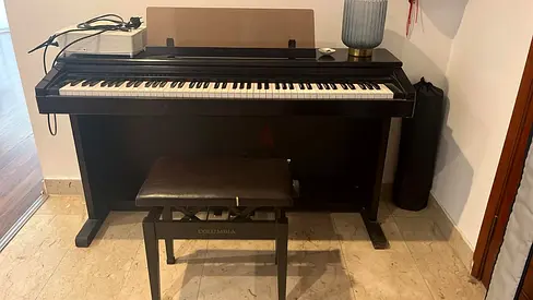 Yamaha Clavinova CLP 570 Piano  Japan made with piano bench. Cash on Free Delivery with warranty.
