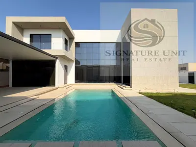 MODERN 5BR VILLA | POOL | 2 LIVING AREAS | 4 PARKING