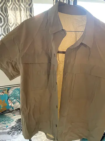 Lightweight beige sleeveless utility vest, size check needed