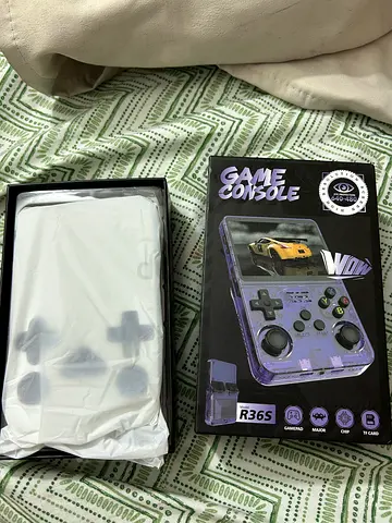 Retro handheld Game Console R365 with box - unused/like new