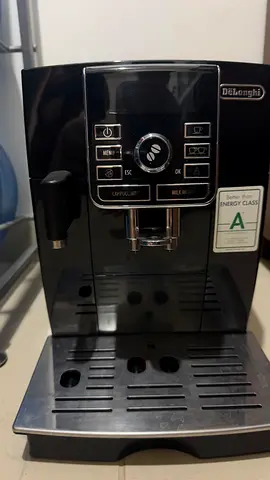 DeLonghi Fully Automatic Espresso Machine - Excellent Condition