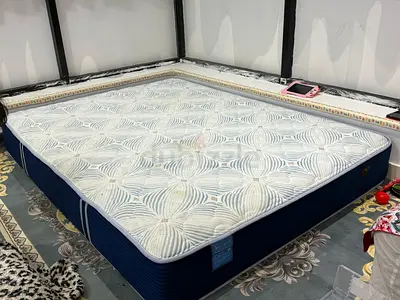 Mattress Luxury Queen Size Excellent Condition(200x150x25cm) Danube Home