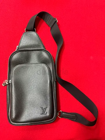 Louis Vuitton Taiga Avenue Sling Bag M30863 Used AB Style Black