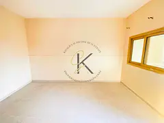 Lavish 1 BHK available in muwaliah full of family building Neat and clean and Room for contact Babar