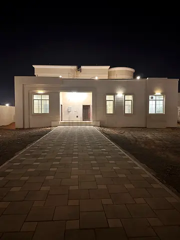 Master bedroom available for rent, couple or working ladies