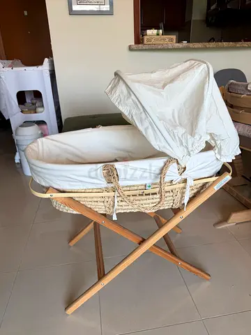 Woven Moses Baby Bassinet with Mattress and Stand - Like New