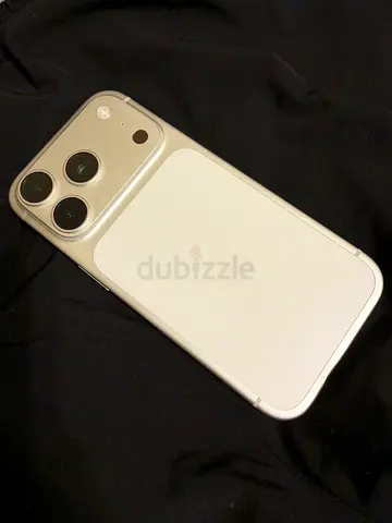iPhone 17 Pro 256GB — White 🤍
Selling an iPhone 17 Pro, 256GB, White.