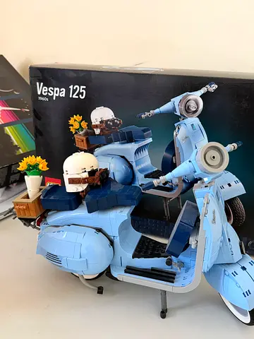 LEGO Vespa 125 – 10298 – Retired Set