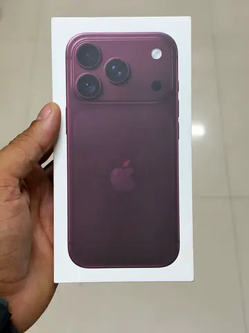 Iphone 18 pro 256 burgundy Tra uae