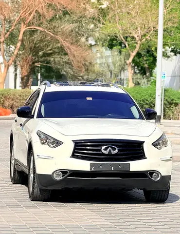 2014  INFINITI QX70 GCC SPECS IN EXCELLENT CONDITION