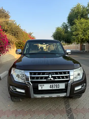 Family owned Mitsubishi Pajero GLS 2017 GCC Specs like new