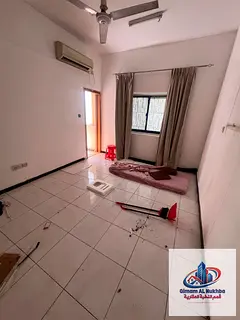 A beautiful studio close to all amenities, featuring a balcony, built-in wardrobes, and a separate k