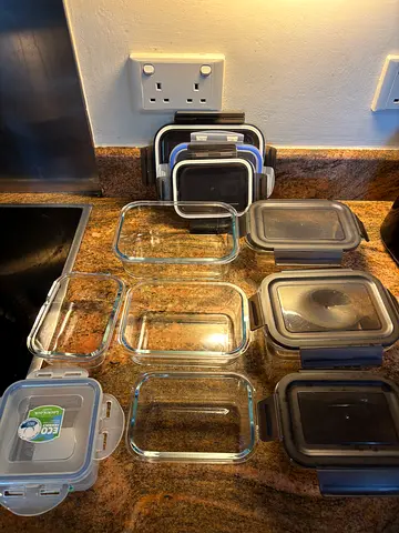Set of glass food storage containers with airtight lids