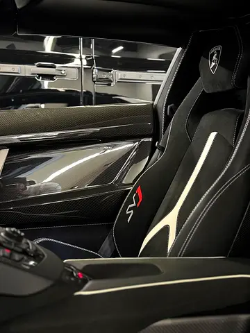 صورة مصغرة 14 لـ 2021 Lamborghini AVENTADOR