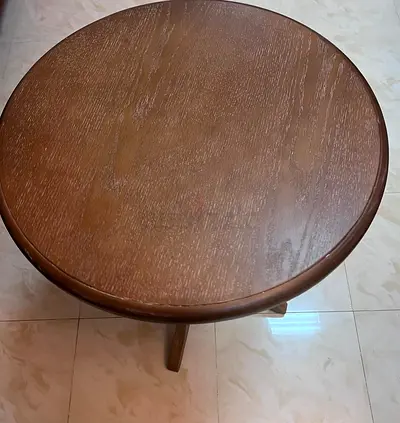 Round rustic Wooden Side Table - Solid Look, Compact