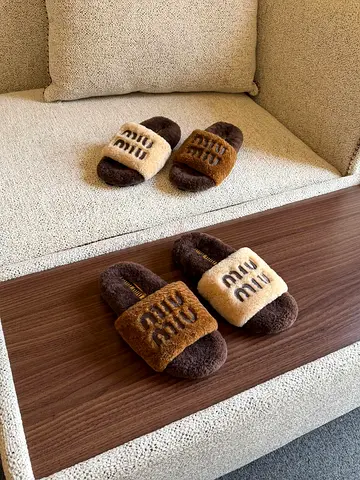MIUMIU SLIDES