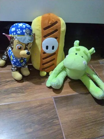 Fallguys hotdog plush for sale+ 2 free plushies :)